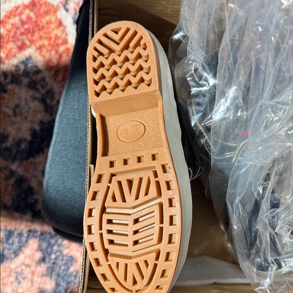 Women's Waterproof Winter Boots - Black and Gray - Picture 2 of 4